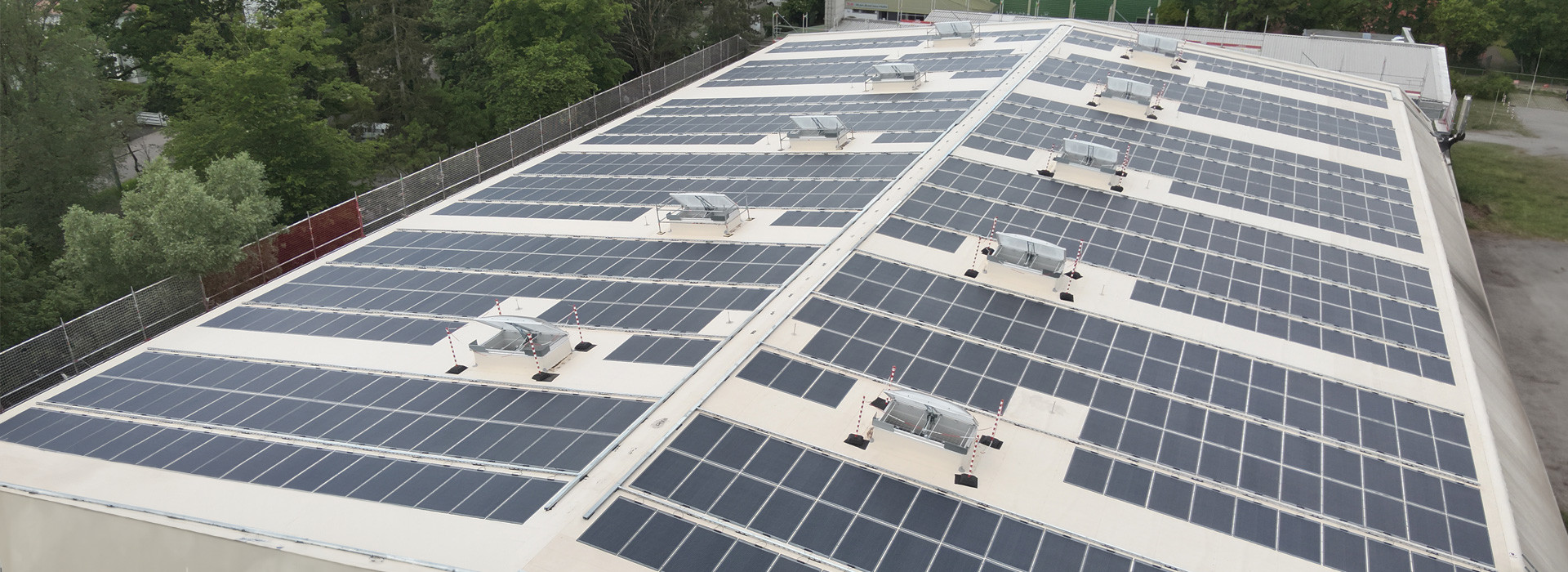 Solar panels for foil and bitumen flat roofs